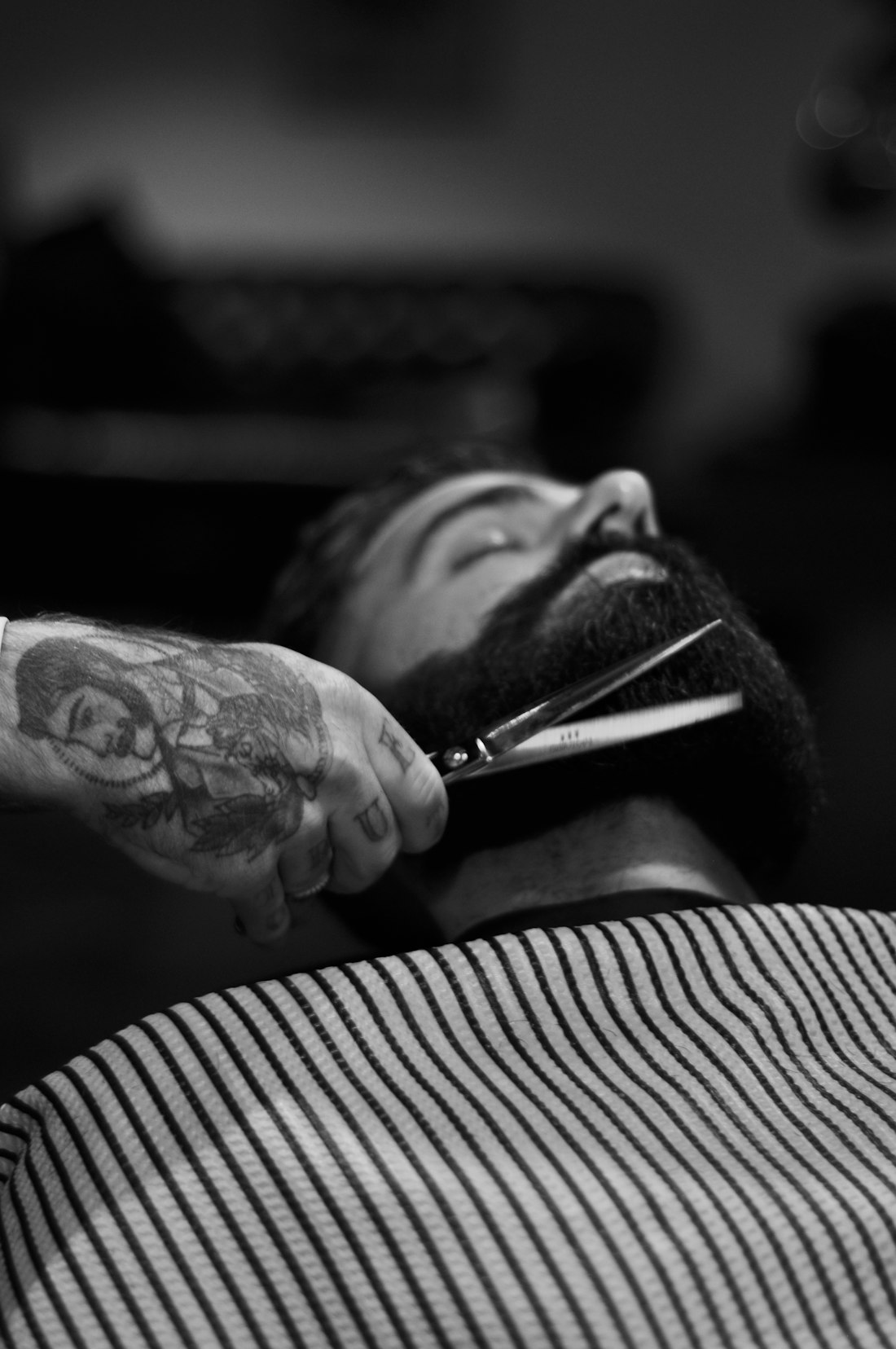 Beard shaping, shears