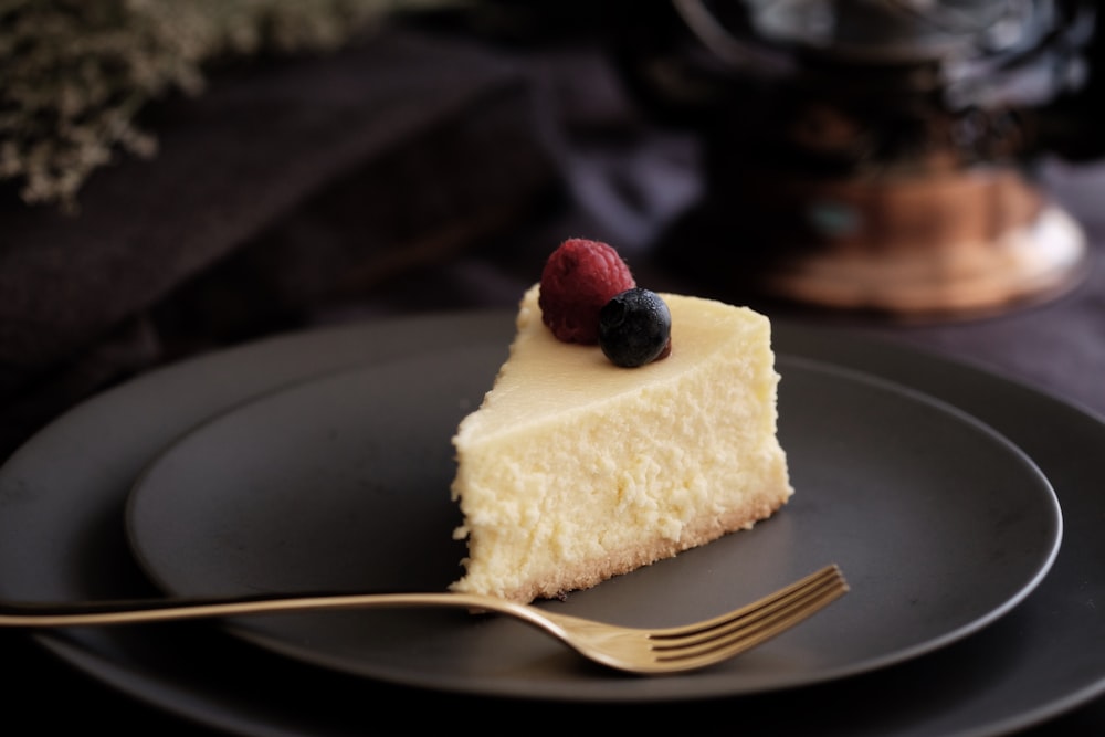 Baked Cheesecake — burnished top, berries on the side